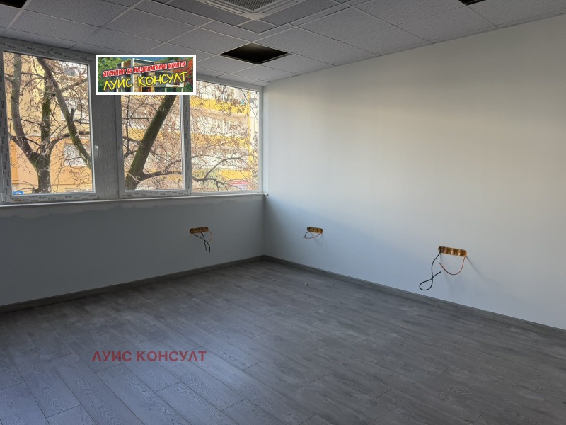 Дава под наем ОФИС, гр. Монтана, Идеален център, снимка 4 - Офиси - 52074800