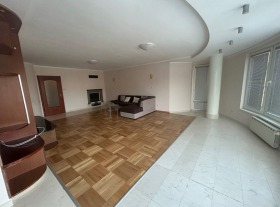 2 makuuhuonetta Hladilnika, Sofia