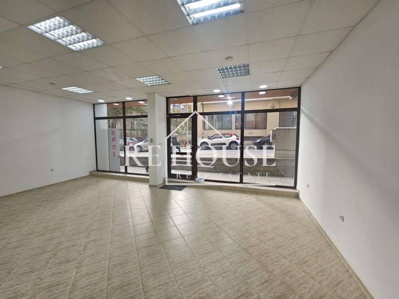 Дава под наем МАГАЗИН, гр. Варна, Левски 2, снимка 4 - Магазини - 52131878