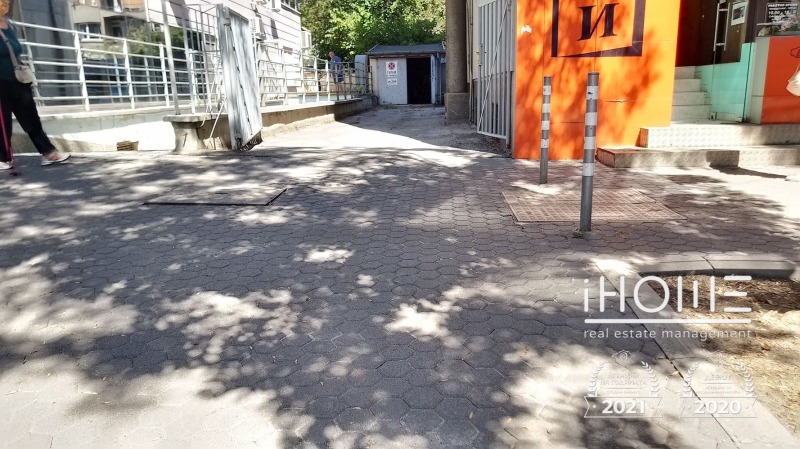 Vuokrattavana  Autotalli Sofia , Tsentar , 12 neliömetriä | 68141705
