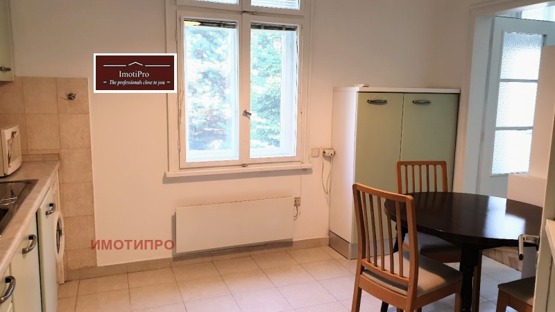 Дава под наем 4-СТАЕН, гр. София, Център, снимка 13 - Апартаменти - 52454195