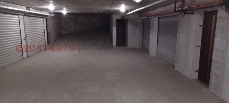 Дава под наем ГАРАЖ, ПАРКОМЯСТО, гр. Добрич, Център