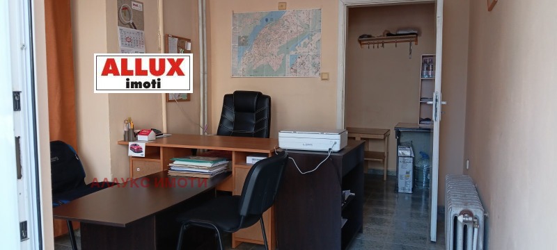 A louer  Bureau Rouse , Yalta , 25 m² | 31269875