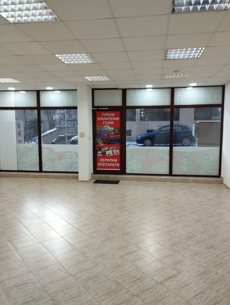 Дава под Наем ОФИС в град Варна, Левски 1 - 75 кв.м / При запитване, ЛИДЕРМАРТ