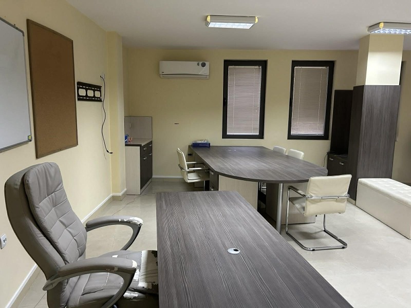 Дава под наем ОФИС, гр. Плевен, Широк център, снимка 4 - Офиси - 53523997