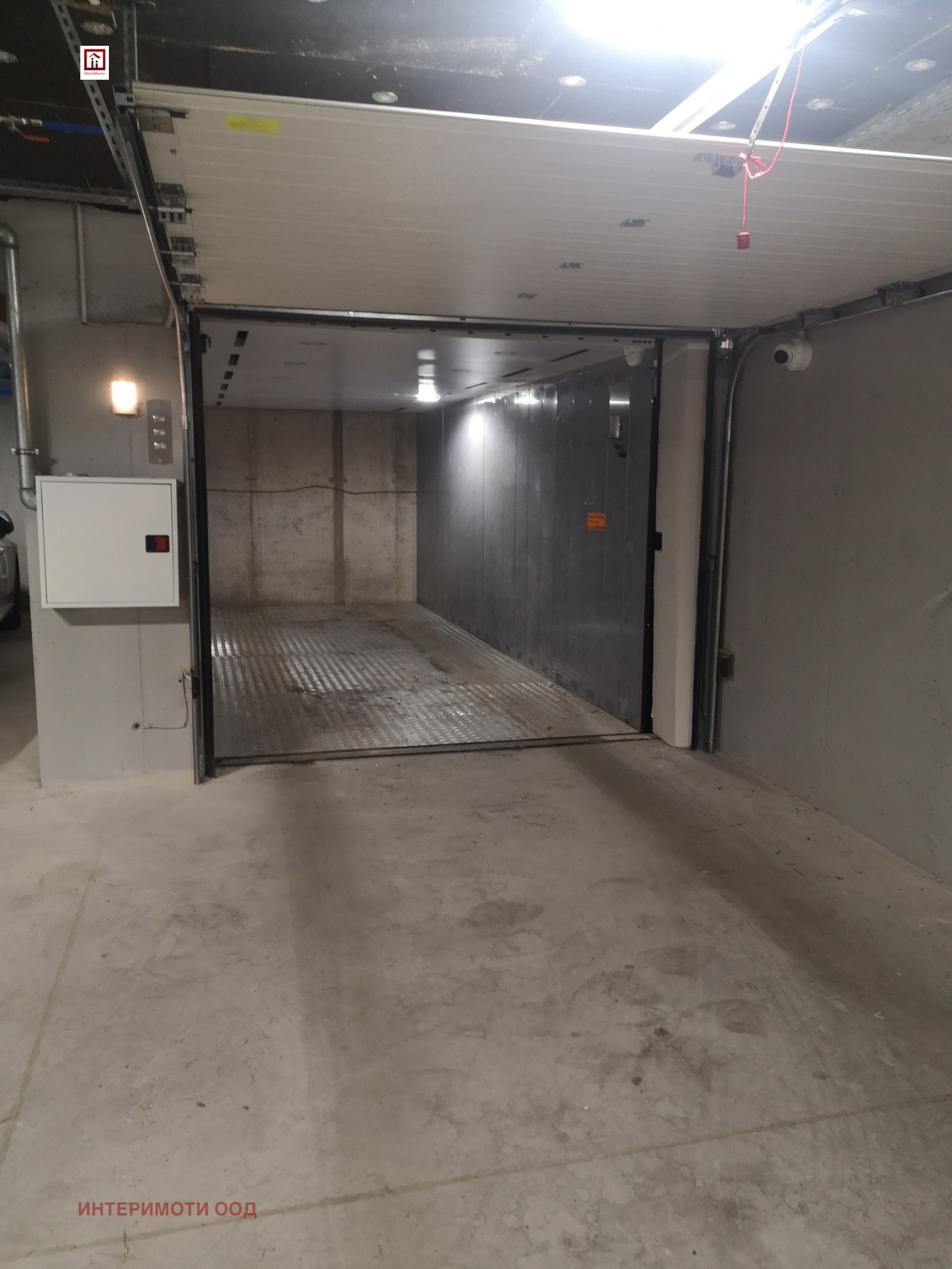 Дава под наем ГАРАЖ, ПАРКОМЯСТО, гр. София, Център, снимка 2 - Гаражи и паркоместа - 53855187