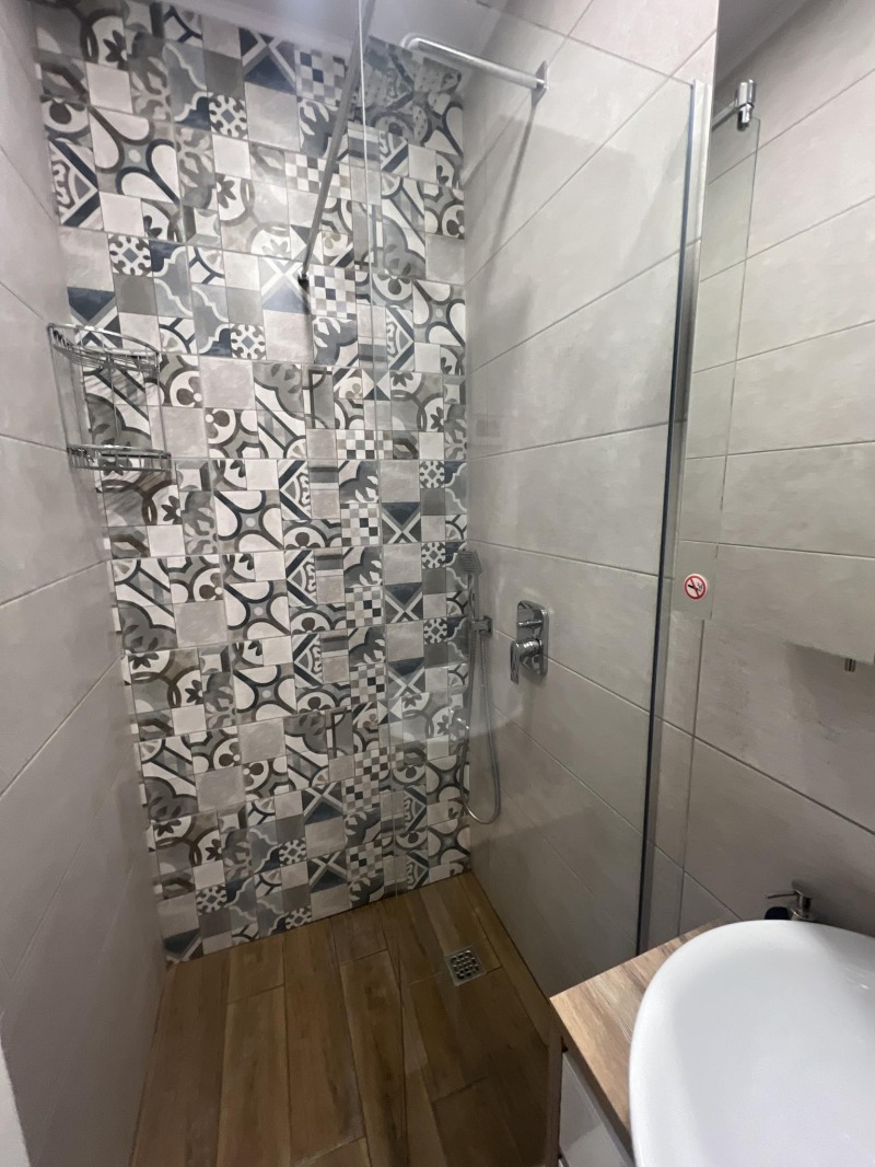 För uthyrning  1 sovrum Varna , k.k. Sv.Sv. Konstantin i Elena , 69 kvm | 95718730 - bild [6]