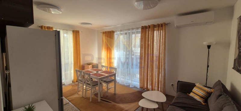 Zu vermieten  2 Schlafzimmer Warna , Konfuto , 80 qm | 54305474 - Bild [2]