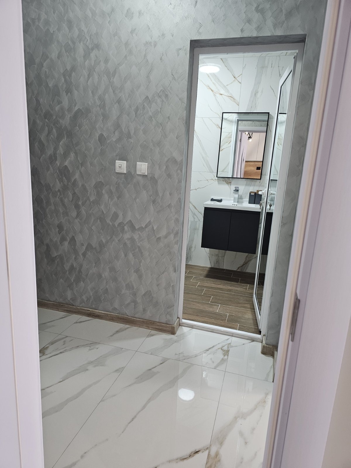 Дава под наем 2-СТАЕН, гр. Пловдив, Остромила, снимка 12 - Апартаменти - 53627740