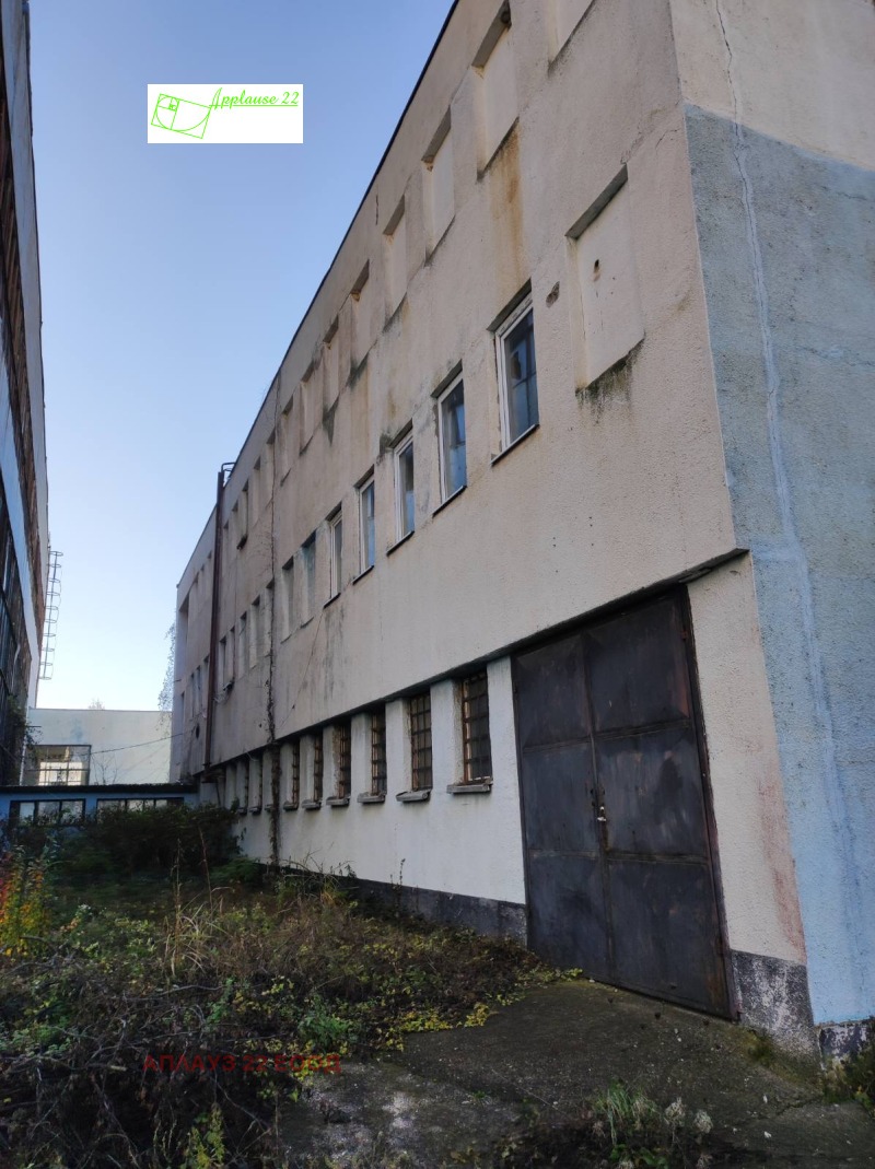 Дава под наем ПРОМ. ПОМЕЩЕНИЕ, гр. Червен бряг, област Плевен, снимка 5 - Производствени сгради - 53149388