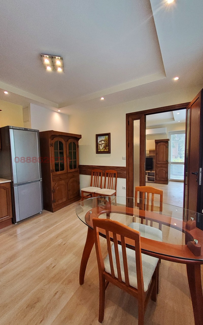 Zu vermieten  3 Schlafzimmer Sofia , Bankja , 110 qm | 77519812