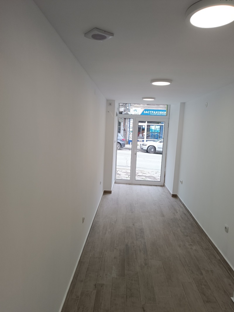 Дава под наем МАГАЗИН, гр. Кюстендил, Център, снимка 3 - Магазини - 53378928