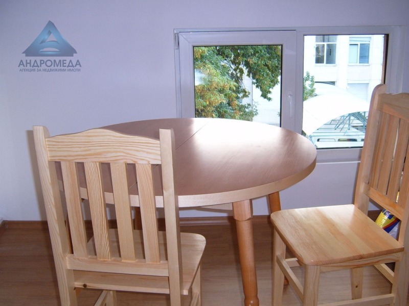 Do wynajęcia  Studio Plewen , Szirok centar , 12 mkw | 53930625 - obraz [2]