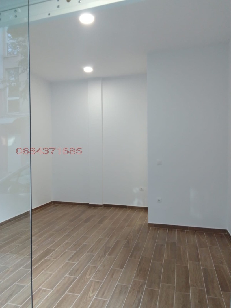 Дава под наем МАГАЗИН, гр. Бургас, Център, снимка 3 - Магазини - 53169056