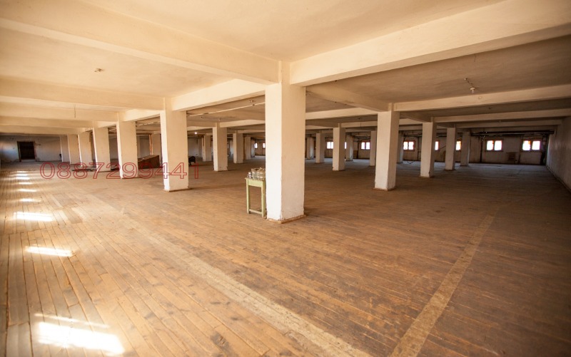 Дава под наем СКЛАД, гр. Дупница, област Кюстендил, снимка 7 - Складове - 52780312