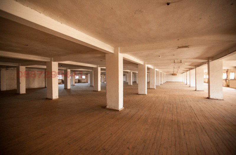 Дава под наем СКЛАД, гр. Дупница, област Кюстендил, снимка 3 - Складове - 52780312