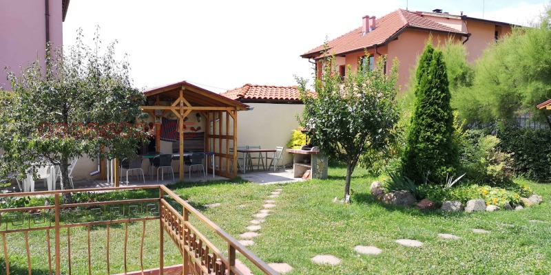 Дава под наем ЕТАЖ ОТ КЪЩА, гр. София, Обеля