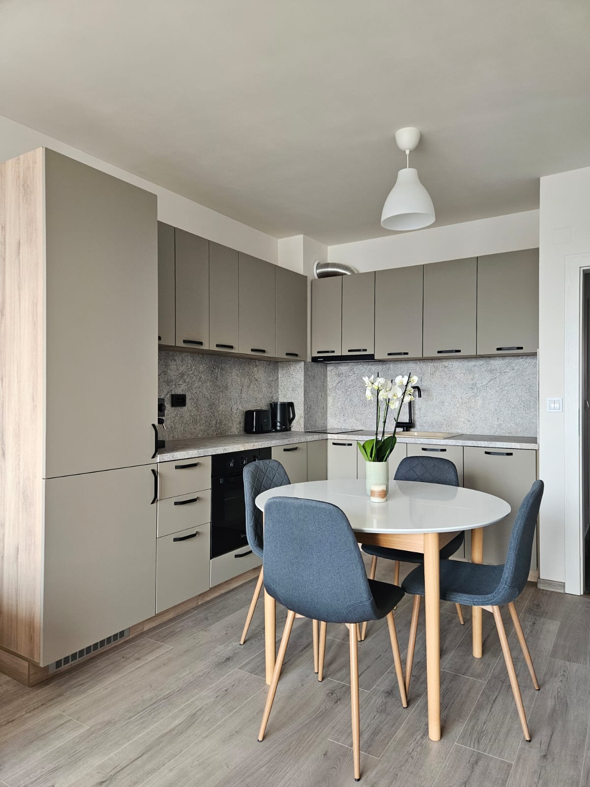 Дава под наем 2-СТАЕН, гр. София, Младост 4