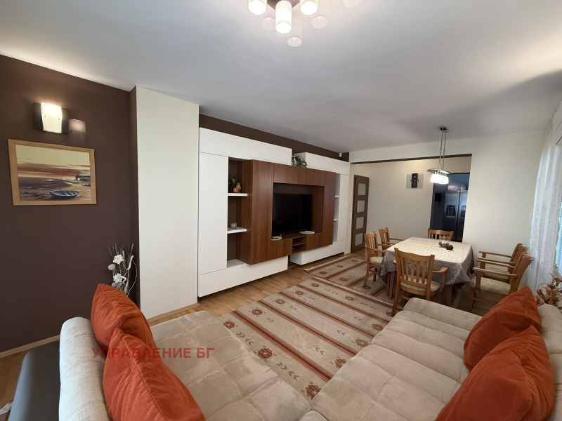 A louer  2 chambres Sofia , Vitocha , 110 m² | 38382231