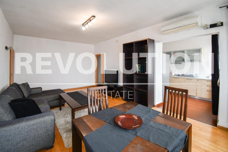 Дава под нем  3-стаен, град София, Център •  900 EUR • ID 30175246 — holmes.bg - [1] 