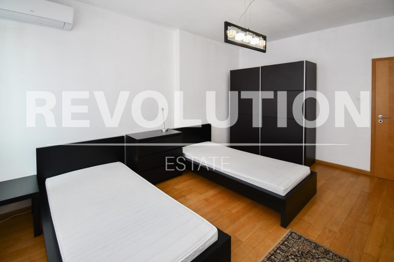 Издаје се  2 спаваће собе Софија , Центар , 120 м2 | 23518426 - слика [10]