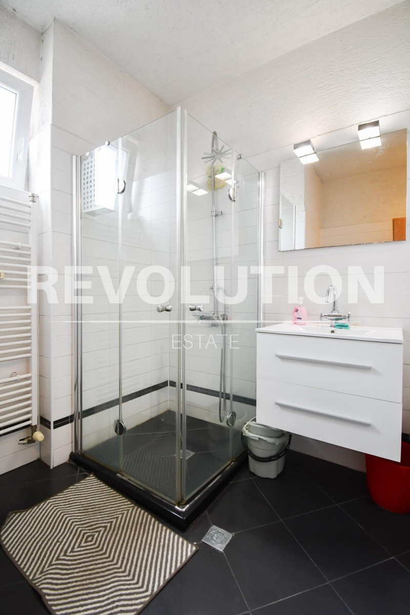 Издаје се  2 спаваће собе Софија , Центар , 120 м2 | 23518426 - слика [13]