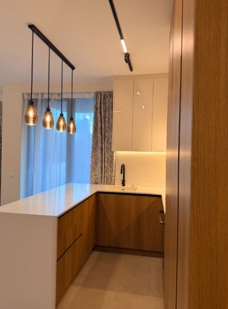 Дава под наем 3-СТАЕН, гр. София, Изгрев, снимка 2 - Апартаменти - 53161926