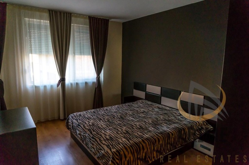 Дава под наем 3-СТАЕН, гр. Бургас, Лазур, снимка 5 - Апартаменти - 53031457