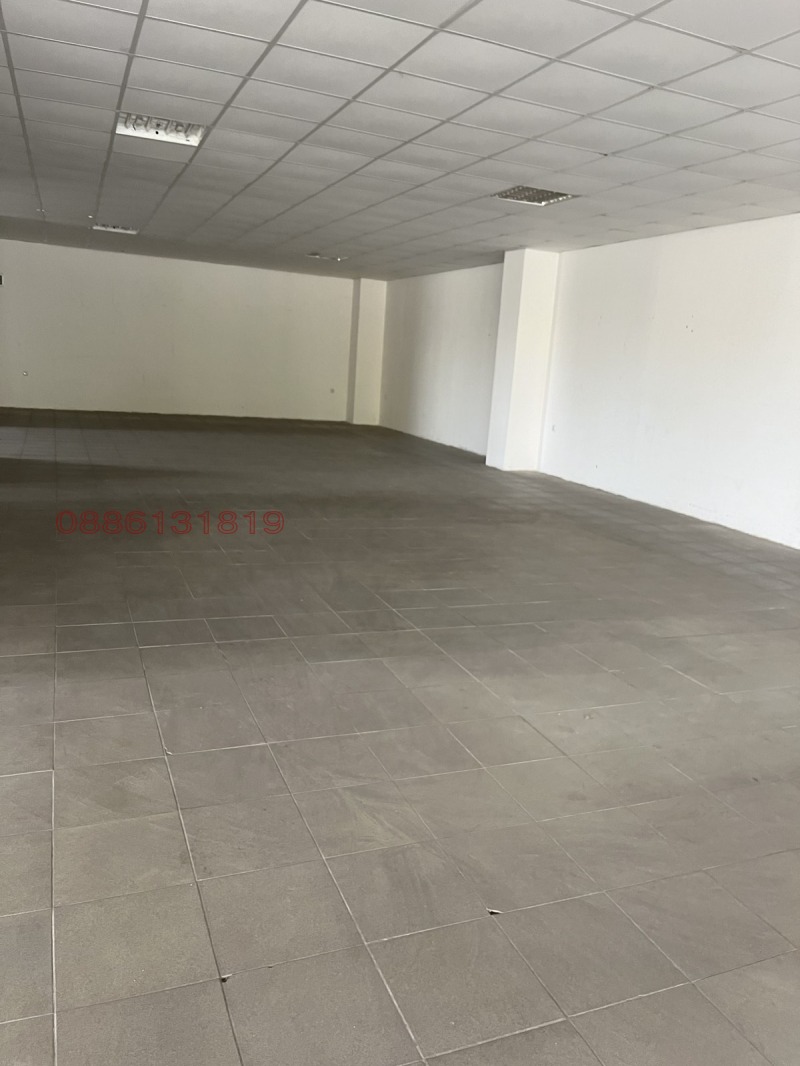 Дава под наем МАГАЗИН, гр. Ловеч, Промишлена зона - Север, снимка 3 - Магазини - 52846271