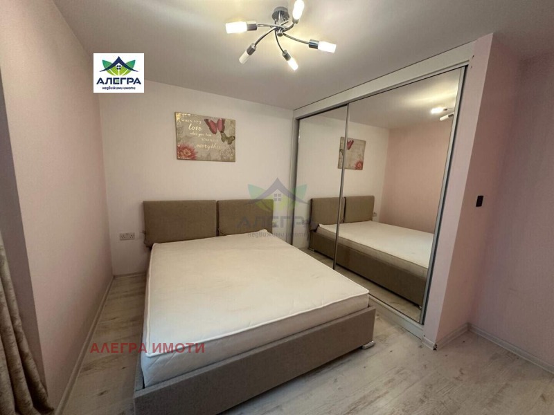 В оренду  2 спальні Пазарджик , Център , 62 кв.м | 98460611