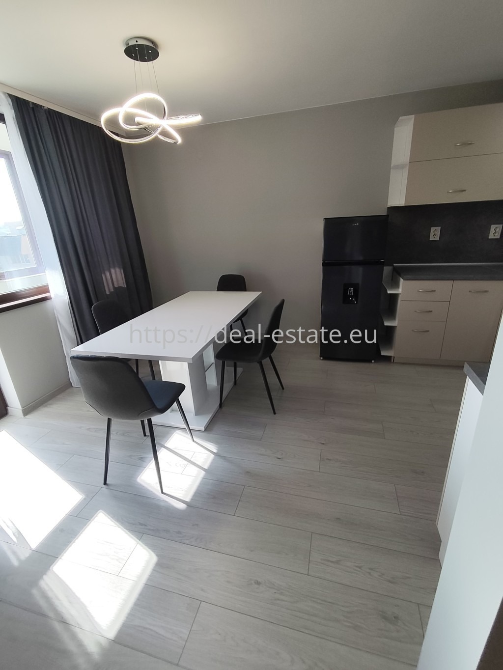 Дава под наем 3-СТАЕН, гр. Благоевград, Широк център