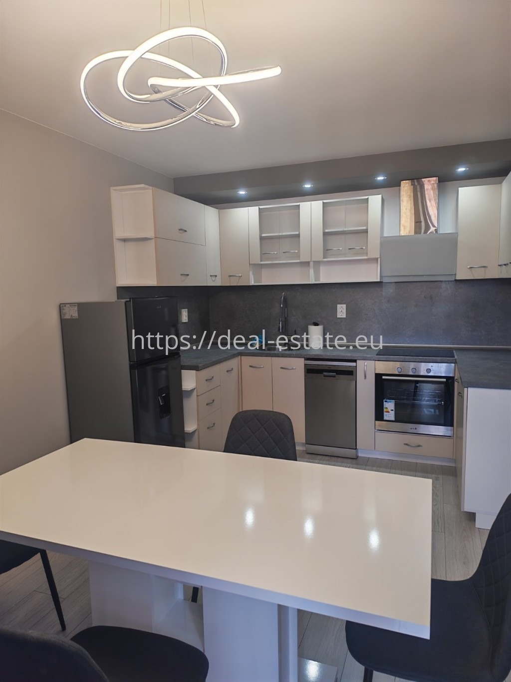 Дава под наем 3-СТАЕН, гр. Благоевград, Широк център, снимка 2 - Апартаменти - 54152752