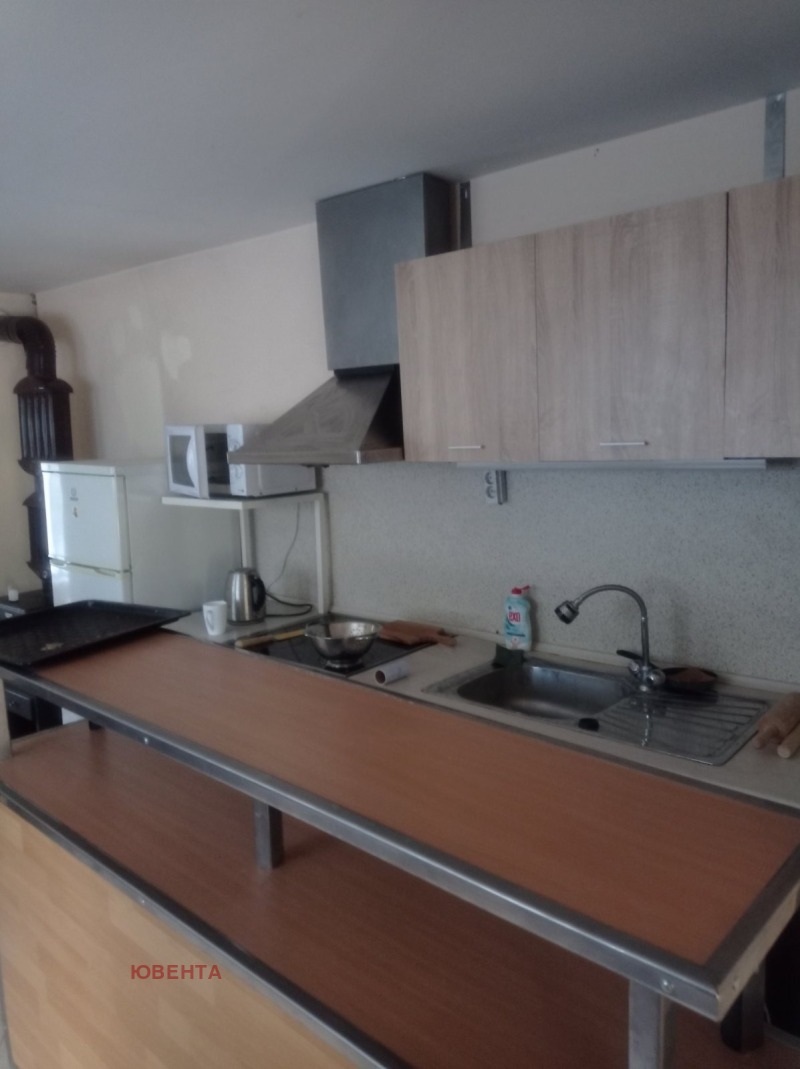 Издаје се  Кућа Русе , Централен кооп. пазар , 40 м2 | 31641184
