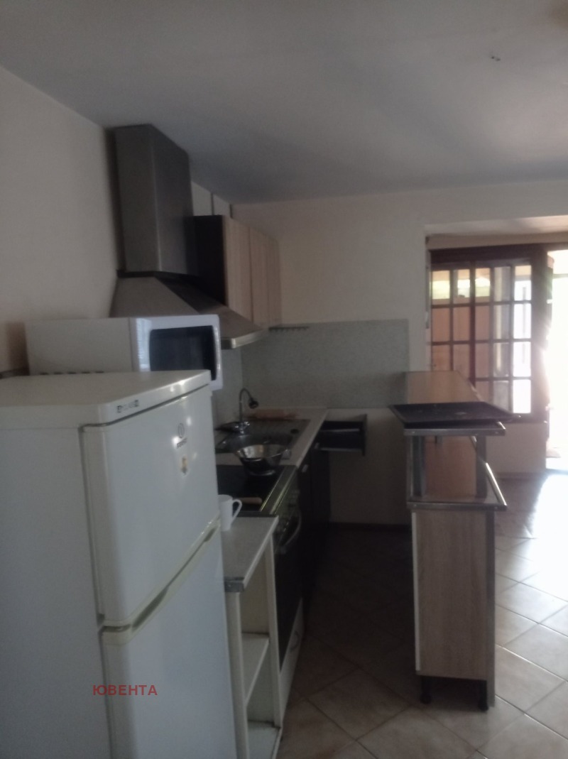 Издаје се  Кућа Русе , Централен кооп. пазар , 40 м2 | 31641184 - слика [2]