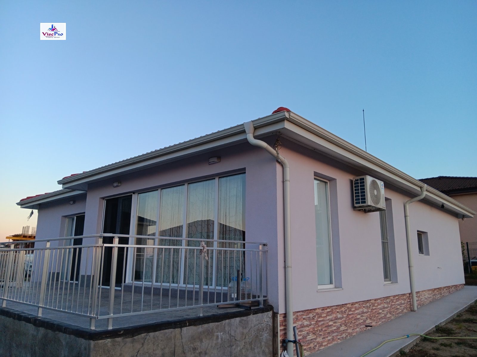 Дава под наем КЪЩА, с. Марково, област Пловдив, снимка 2 - Къщи - 53004785