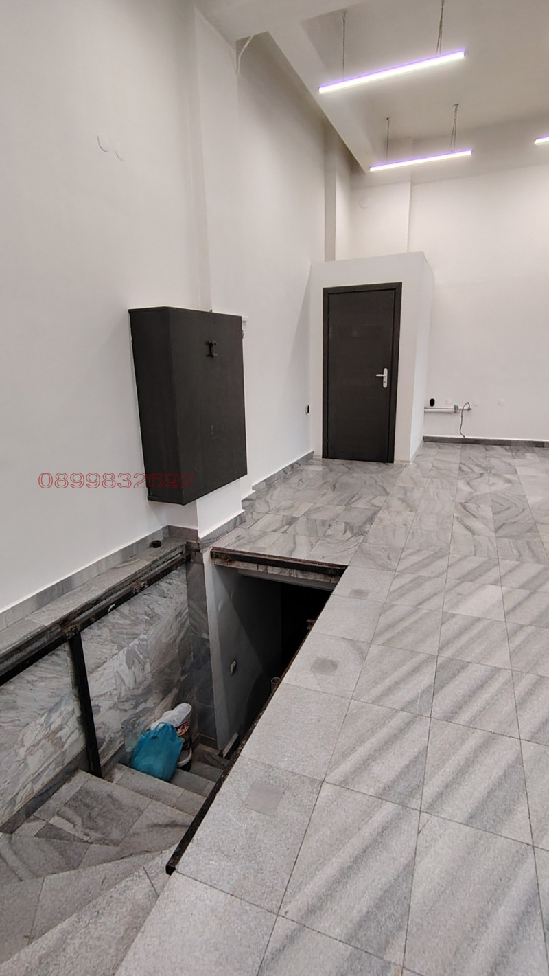 Дава под наем МАГАЗИН, гр. Пловдив, Център, снимка 4 - Магазини - 53350661