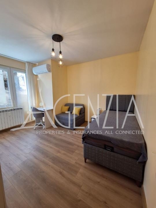 Дава под наем 4-СТАЕН, гр. София, Център, снимка 6 - Апартаменти - 54096656