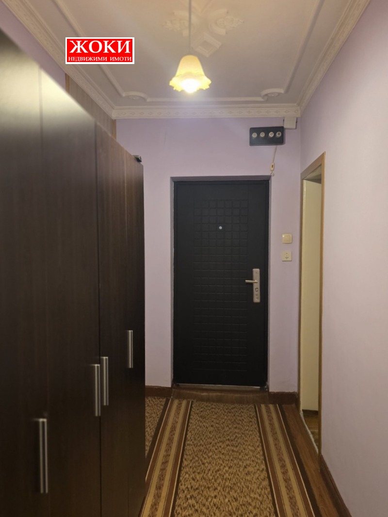 Дава под наем  2-стаен град Перник , Изток , 70 кв.м | 65192439 - изображение [11]