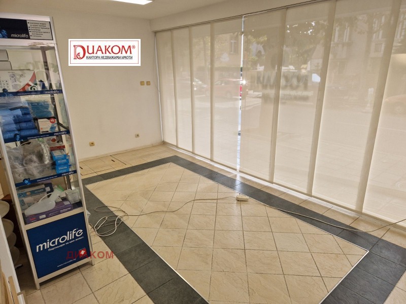 Дава под наем МАГАЗИН, гр. Бургас, Център, снимка 2 - Магазини - 52292503