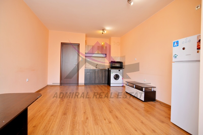 De inchiriat  Studio Varna , Levsci 1 , 45 mp | 43957411