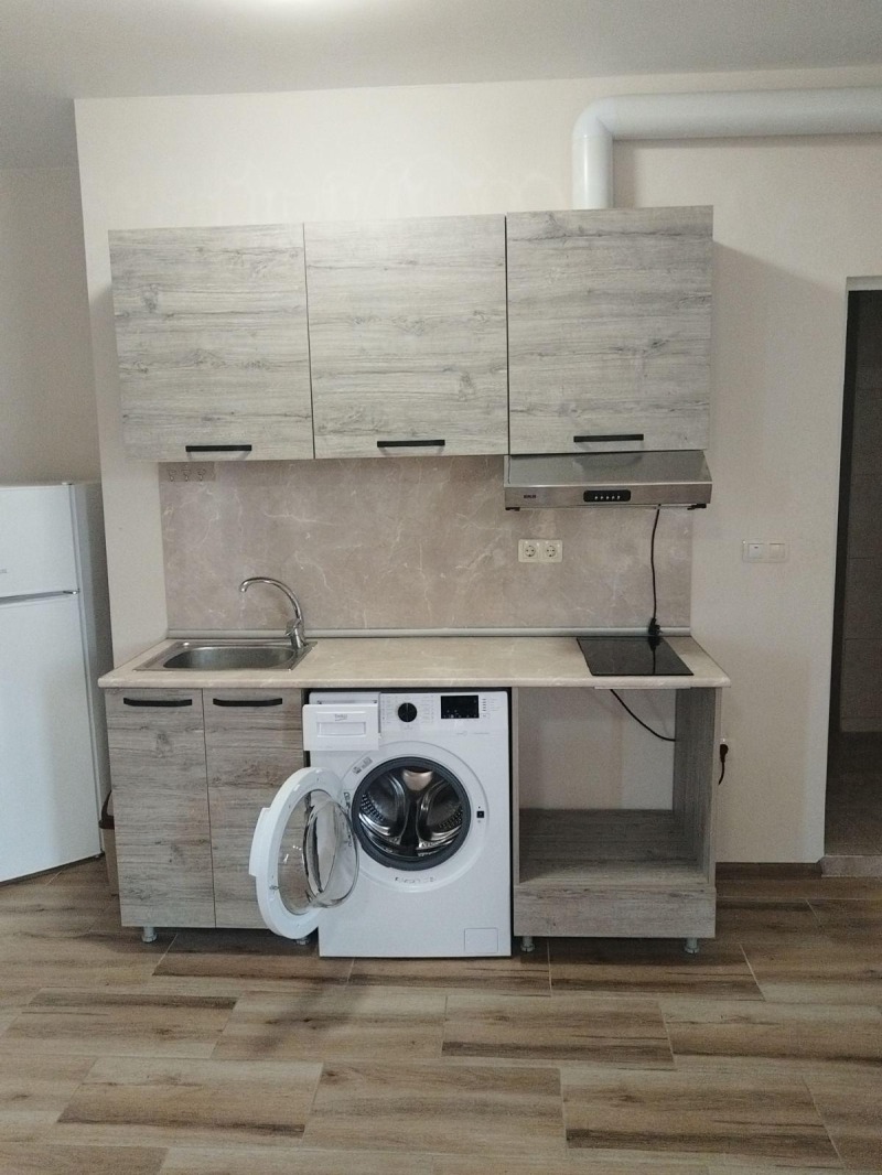 Kiadó  Stúdió Plovdiv , Ostromila , 65 négyzetméter | 39245492
