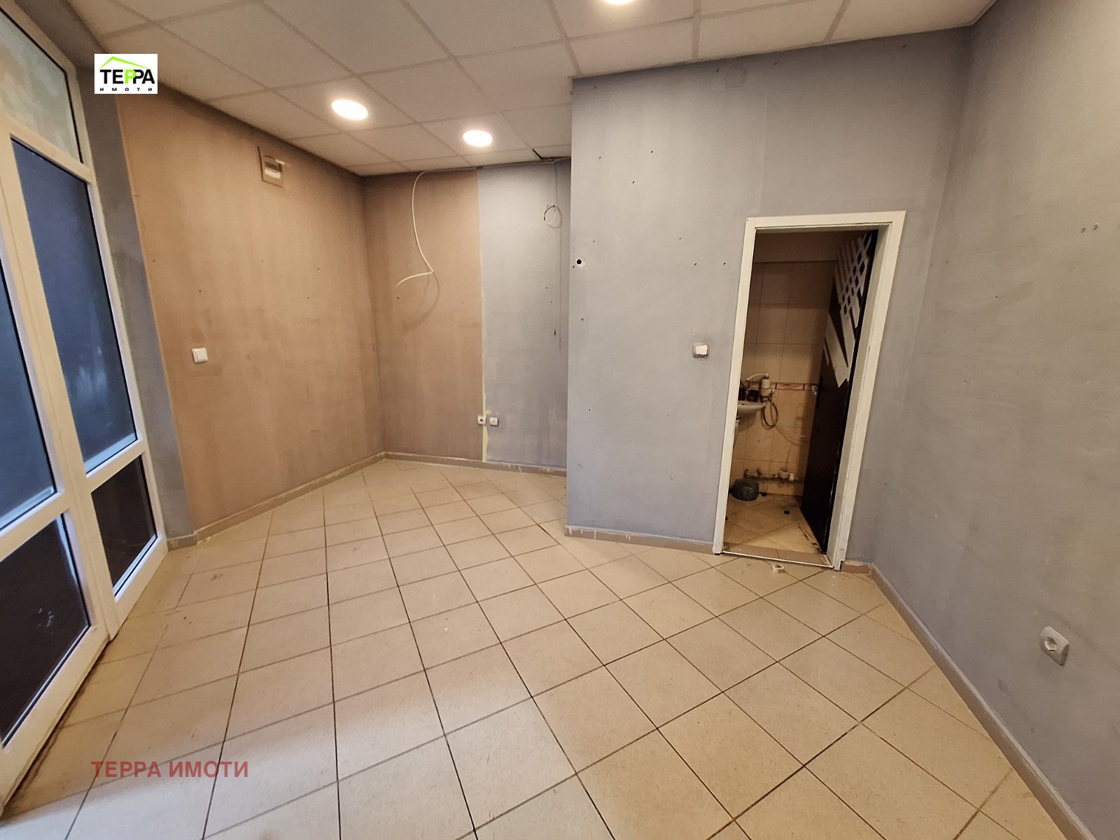 Дава под наем МАГАЗИН, гр. Стара Загора, Аязмото, снимка 3 - Магазини - 53944098