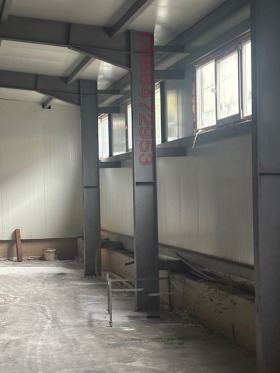 Til leje Industribygning