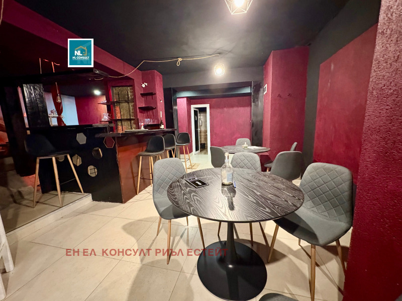 Дава под наем ЗАВЕДЕНИЕ, гр. Пловдив, Център