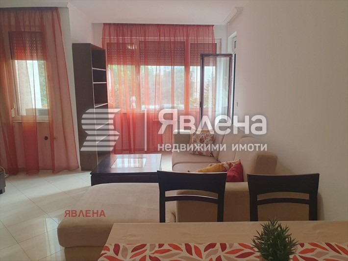 Para alugar  1 quarto Sofia , Strelbichtche , 54 m² | 76794209