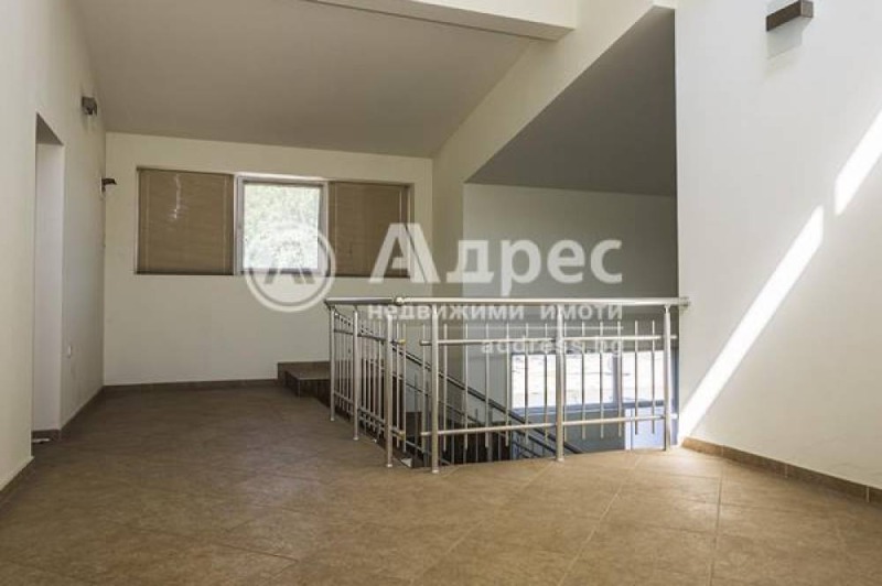 Te huur  Opslag Burgas , Promisjlena zona - Jug , 425 m² | 61770646 - afbeelding [2]