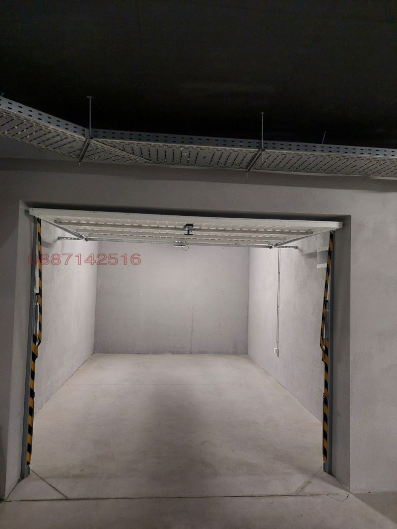 Дава под наем ГАРАЖ, ПАРКОМЯСТО, гр. София, Зона Б-5-3, снимка 3 - Гаражи и паркоместа - 53139706