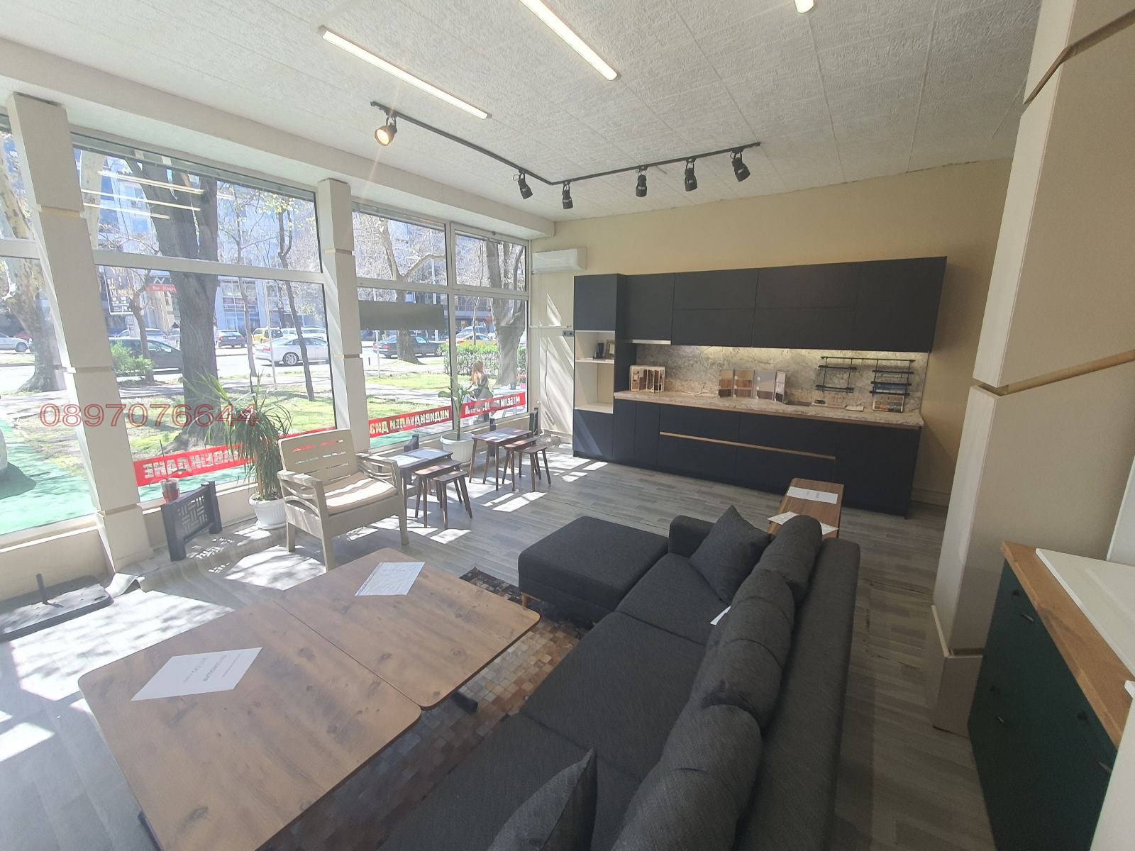 Дава под наем МАГАЗИН, гр. Пловдив, Център, снимка 4 - Магазини - 54110307