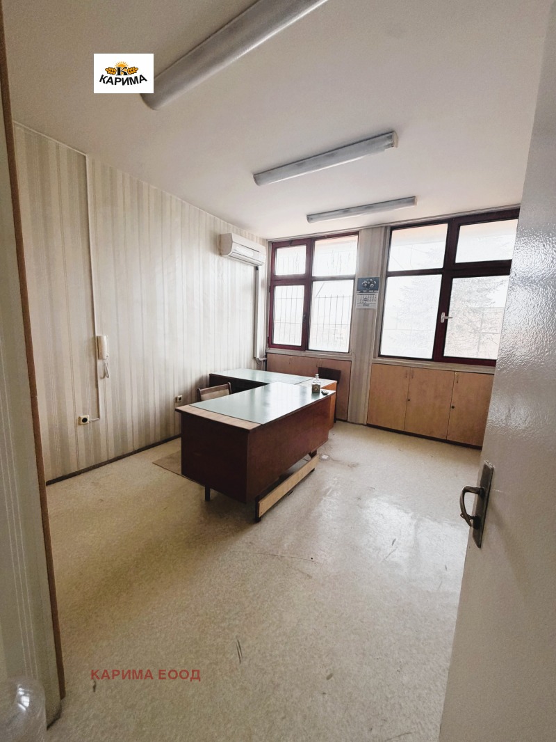 Дава под Наем ОФИС в град Варна, Западна промишлена зона - 15 кв.м / 130 € » 254.26 лв., КАРИМА ЕООД