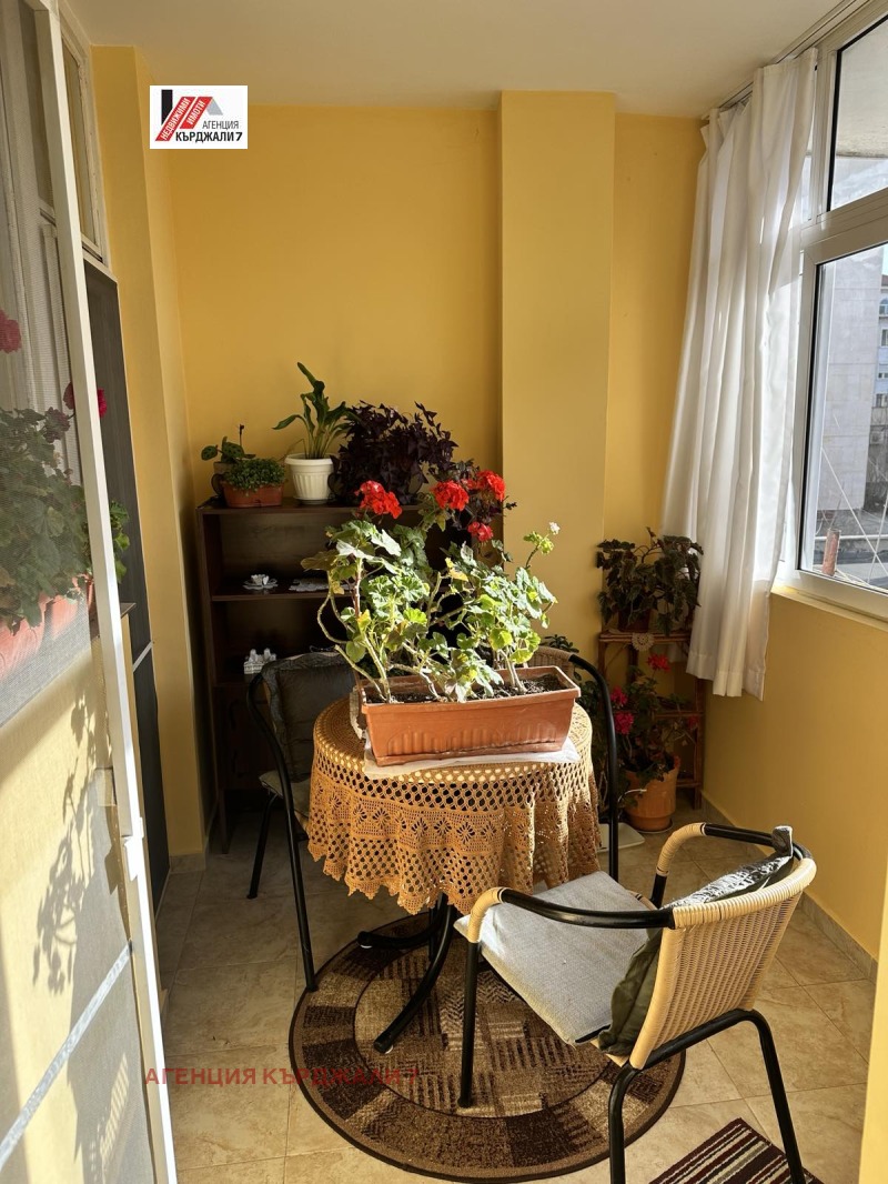 Дава под наем 3-СТАЕН, гр. Кърджали, Център, снимка 6 - Апартаменти - 52953530